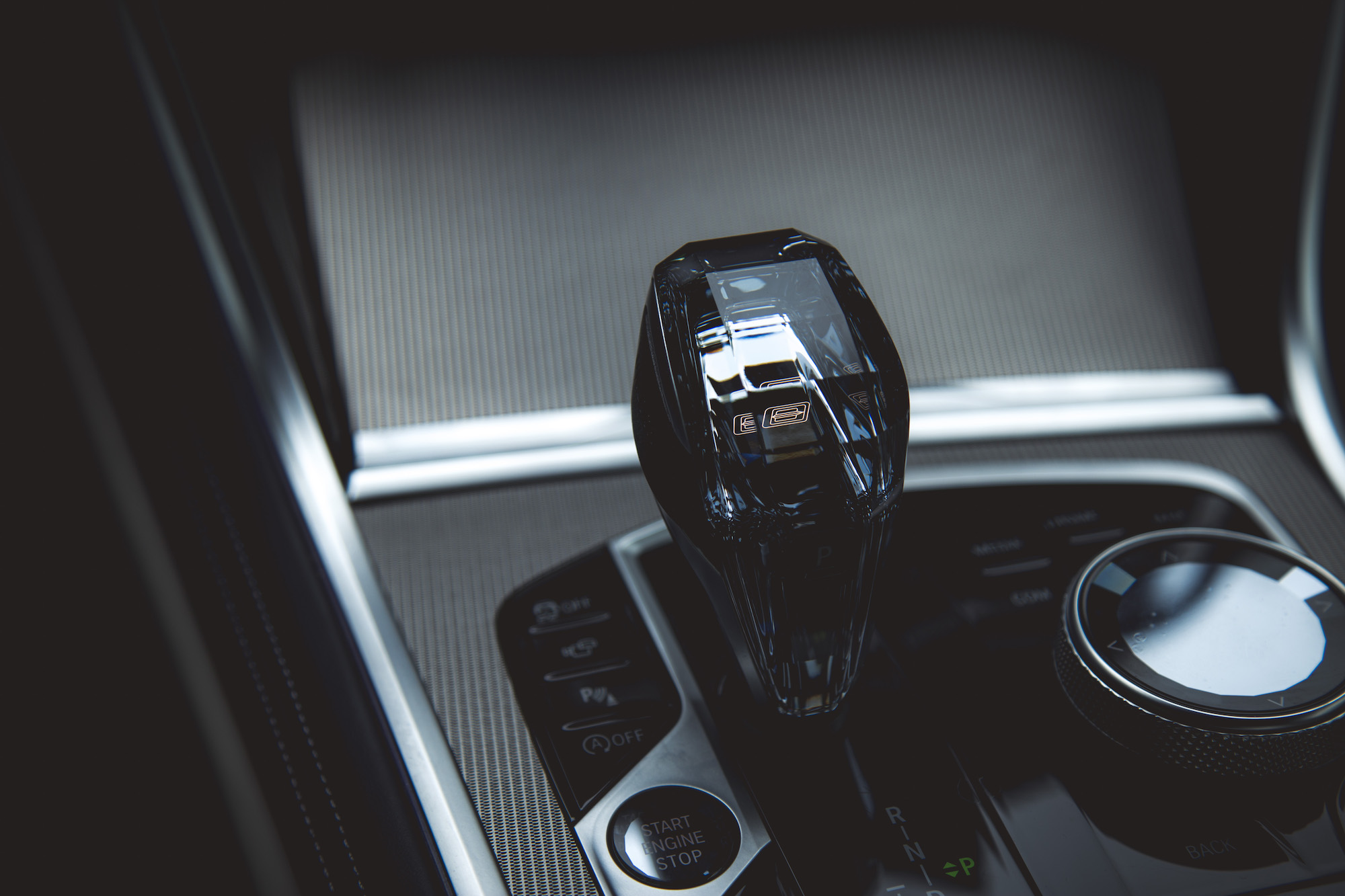 BMW M850I XDRIVE REVIEW visual data 8