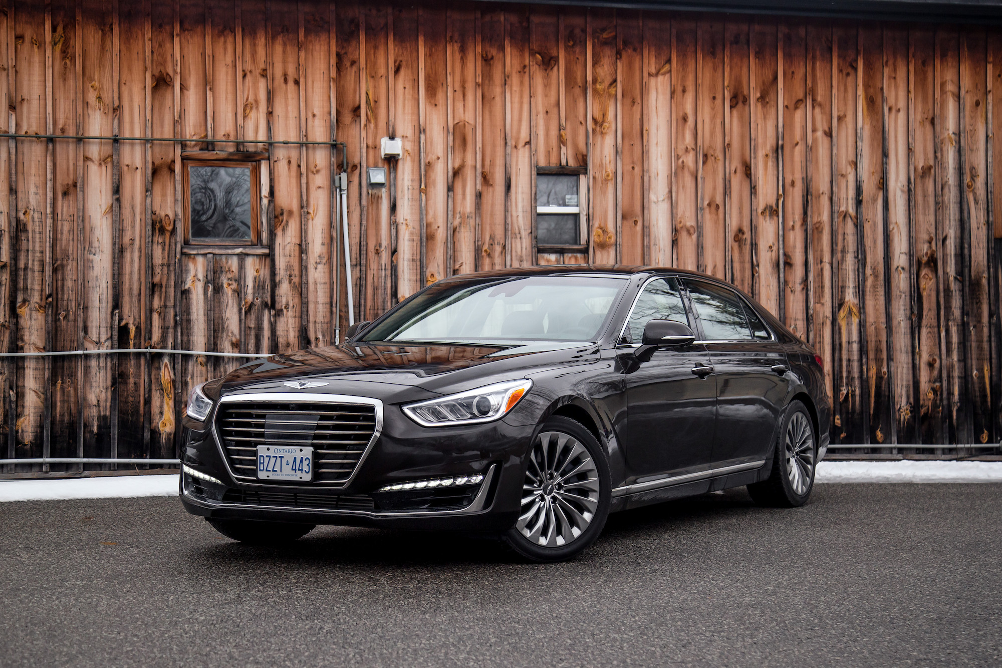 Review: 2017 Genesis G90 3.3T